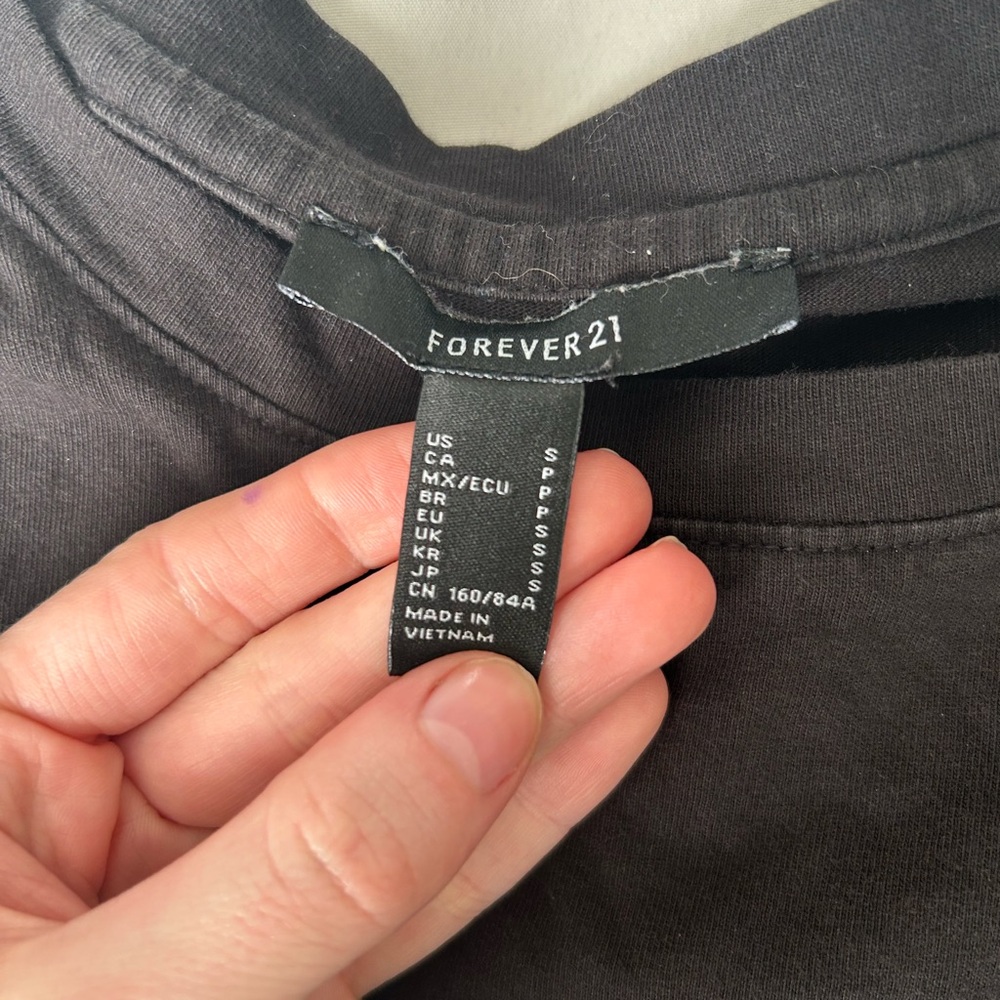 Forever 21 Black Ruffled Short Sleeve Tee - Picture 4 of 9